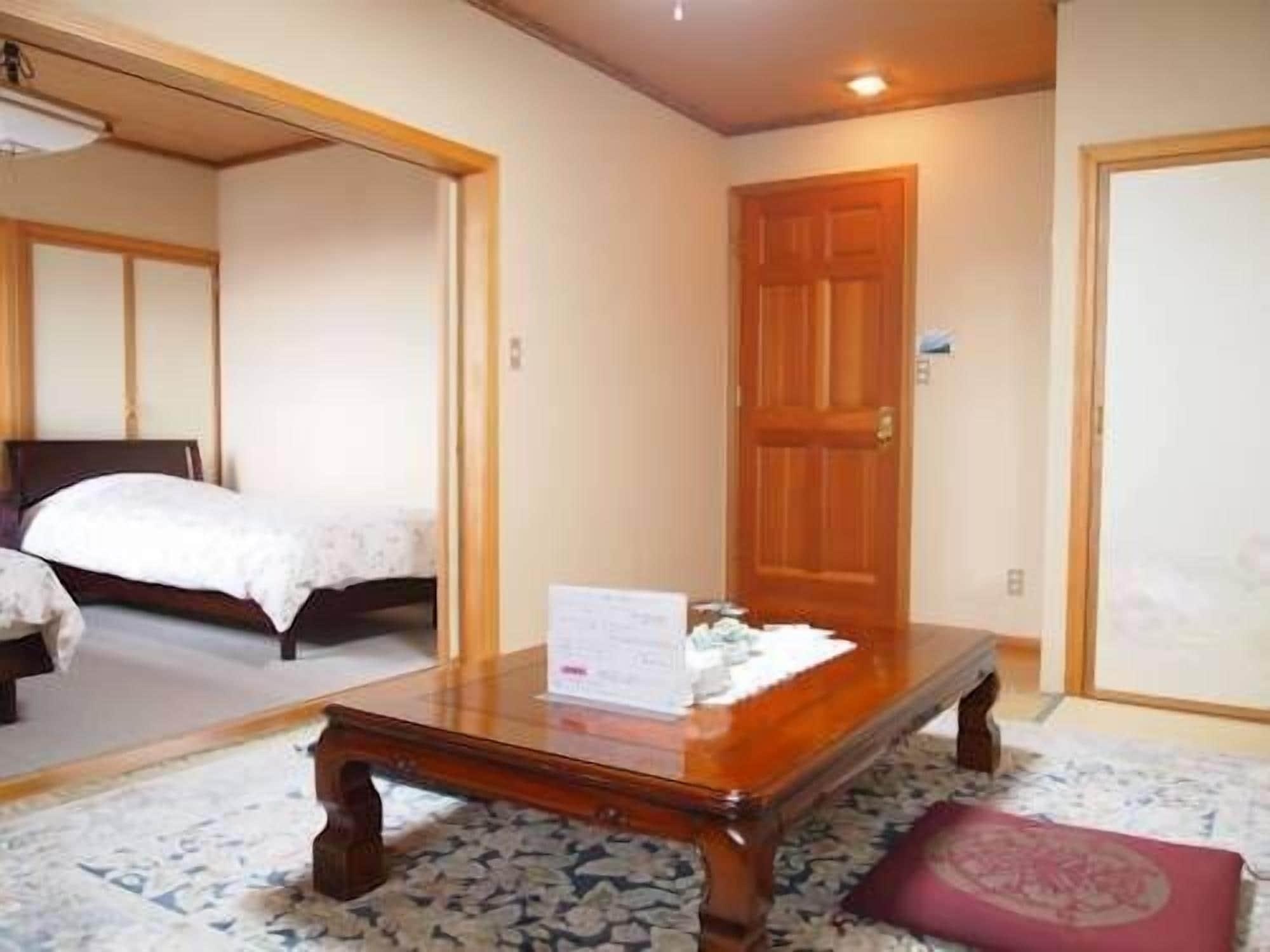 Petit Hotel Corinthian Rebun Luaran gambar